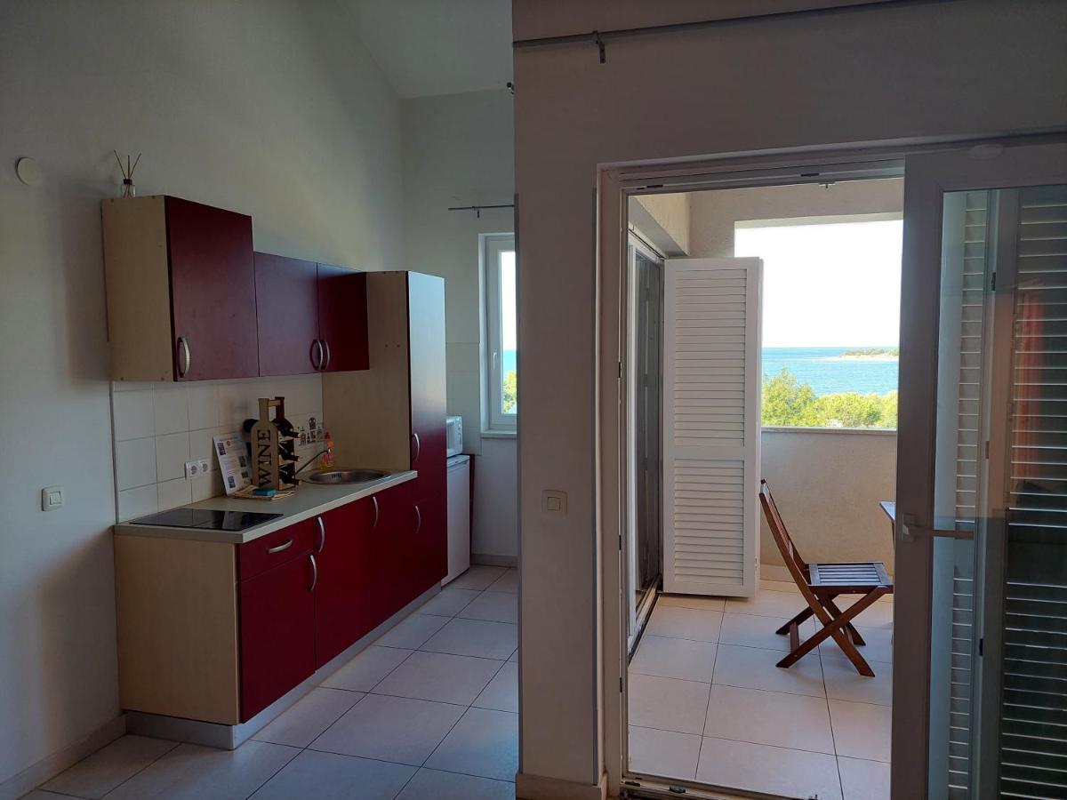 Apartments Henc Novigrad Istria Eksteriør billede