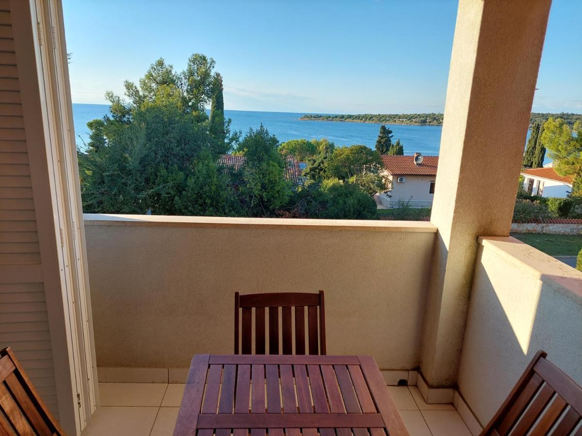 Apartments Henc Novigrad Istria Eksteriør billede