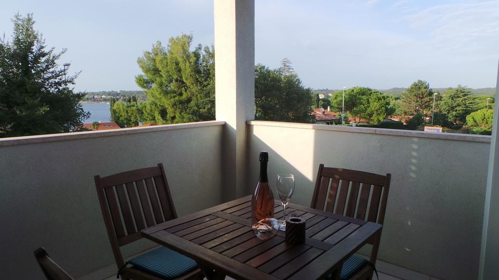 Apartments Henc Novigrad Istria Eksteriør billede