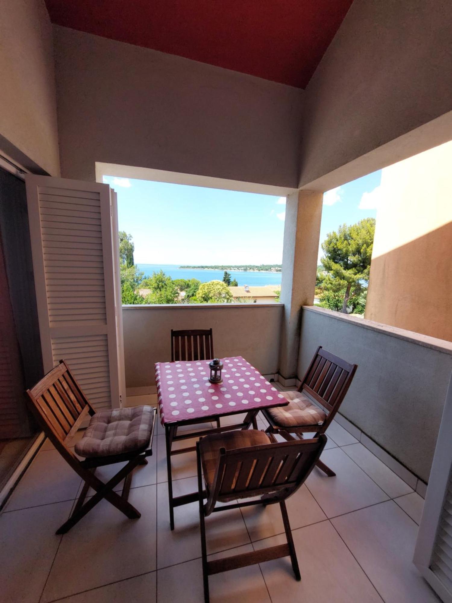 Apartments Henc Novigrad Istria Eksteriør billede